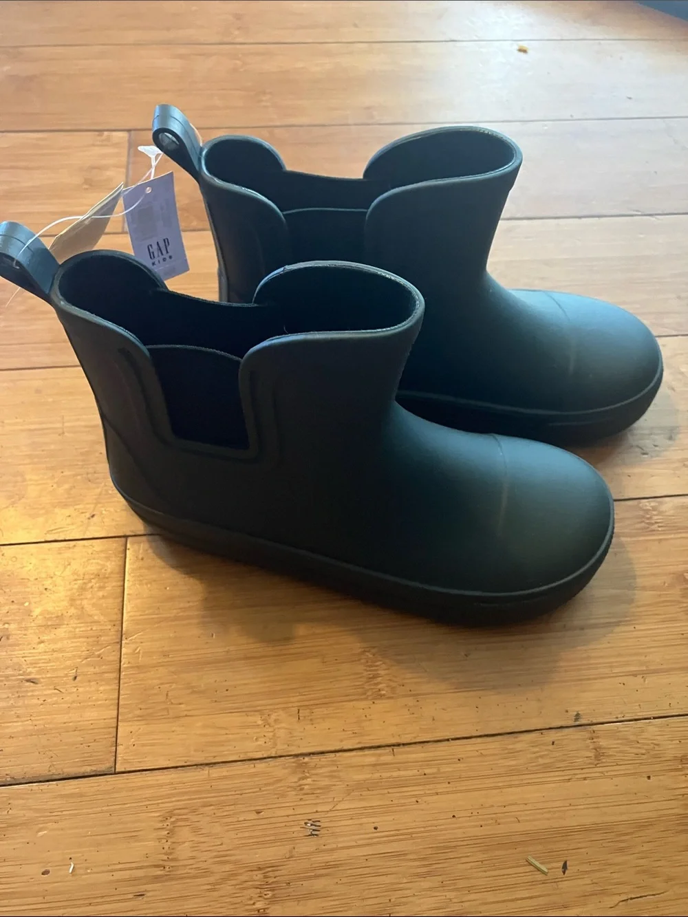 GAP Kids Black Matte Chelsea-Style Rain Boots